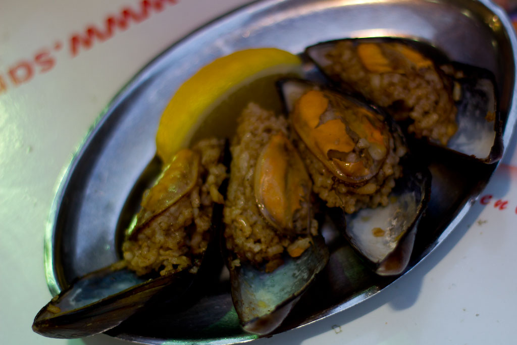 Turkish stuffed mussels, or midye dolma.