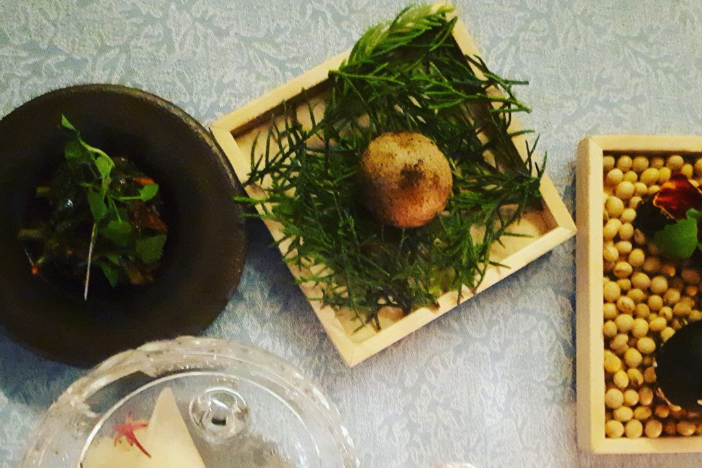 Amuse-bouches at Blanco Par Mandif