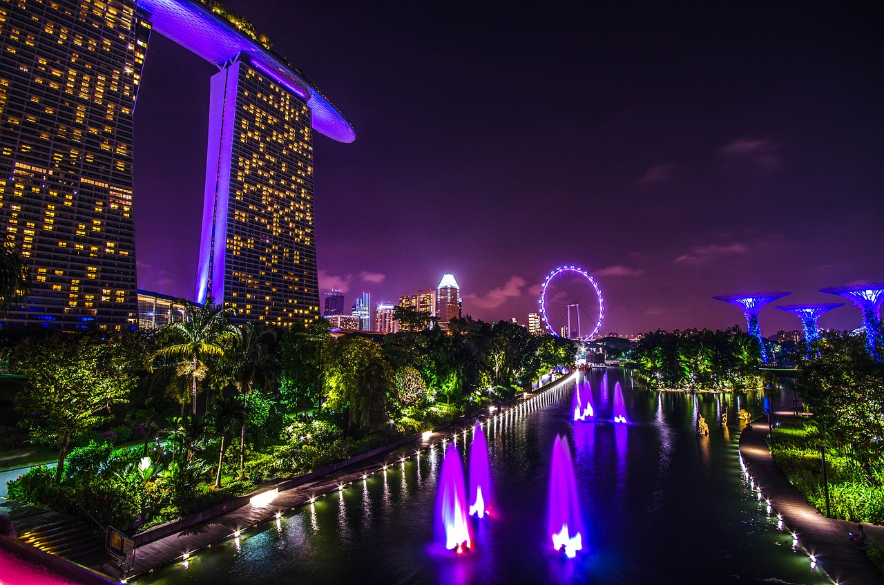 View over Marina Bay of Singapore by night.