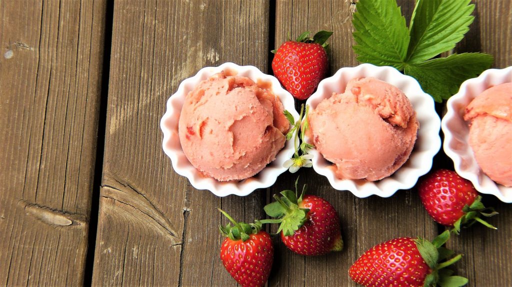 Strawberry ice cream image courtesy of PIxabay.